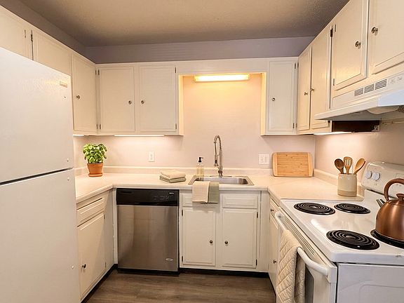 3rd image of 7541 Brickyard Rd APT 2