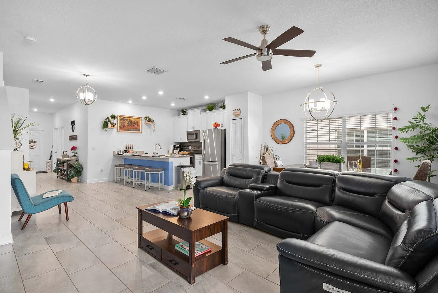 5 bed, 4.0 bath, 2066 sqft, $3,961 — Photo 3