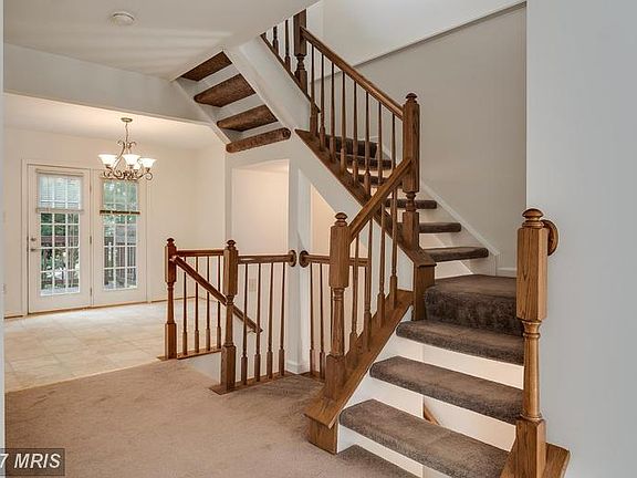 5th image of 9022 Marie Ct