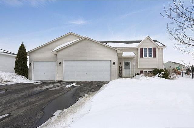 1st image of 813 Heritage Trl
