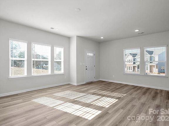 4th image of 1205 Foundry Dr #104/0104