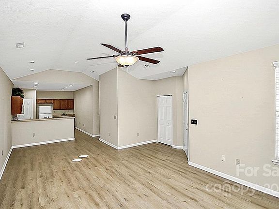 4th image of 8115 Sultana Cir