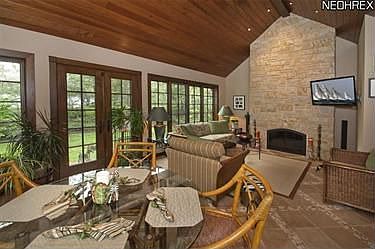 4th image of 4 Foxwood Ln
