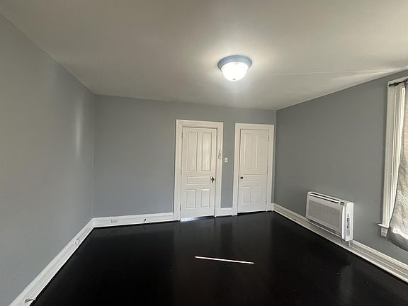 2nd image of 328 E Market St #3