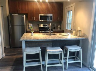 226 W Fairfield Ct, Palatine, IL 60067