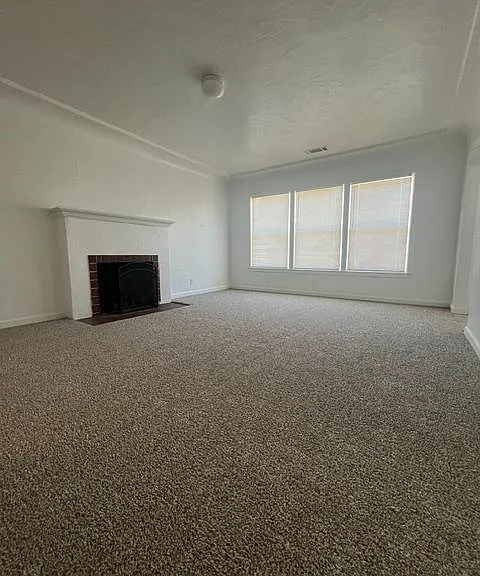 1806 E Clinton Ave — Photo 4
