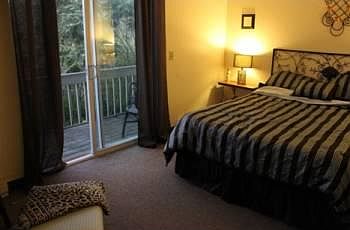 5th image of 125 Portland Ave APT 6