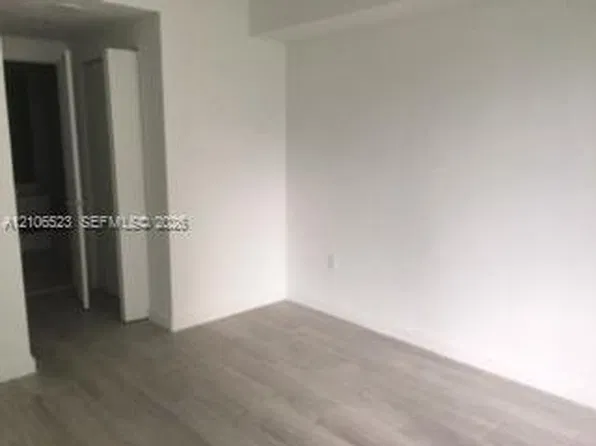 55 SW 9th St, Miami, FL