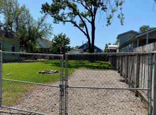 1911 Chestnut St, Houston, TX 77009