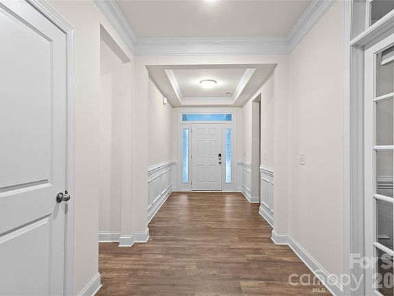 3rd image of 4020 Clapton Dr