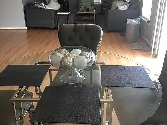 4th image of 303 Crescentwood Ct