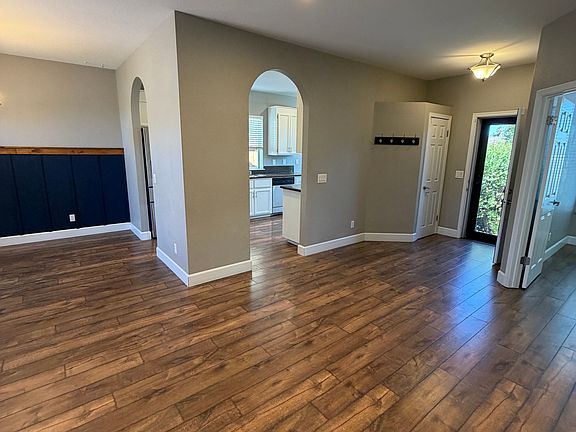 5th image of 1605 Paseo Flores Dr
