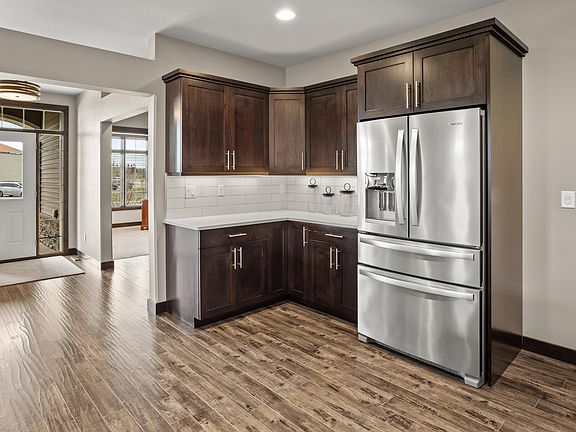 4th image of 5010 Prosperity Way S