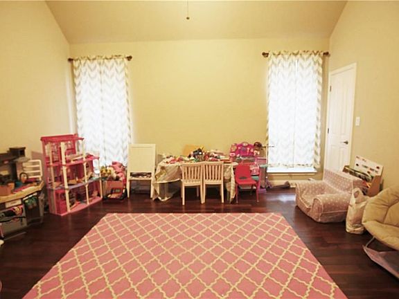 5th image of 3911 Winchester Dr