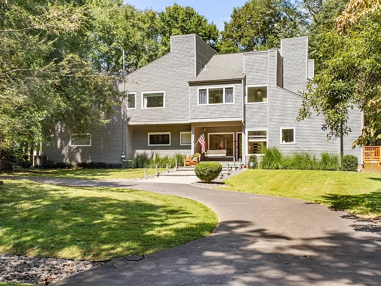 10118 Walker Lake Dr — Photo 2