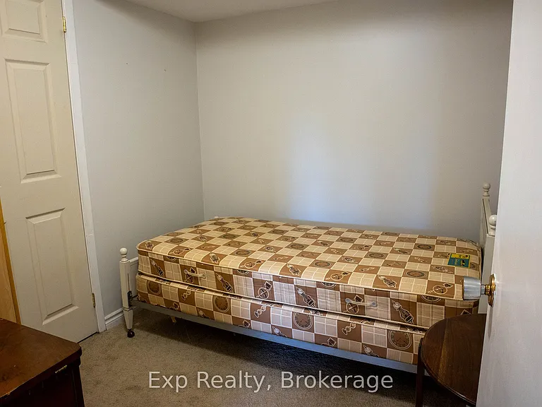 290 Front St N — Photo 13