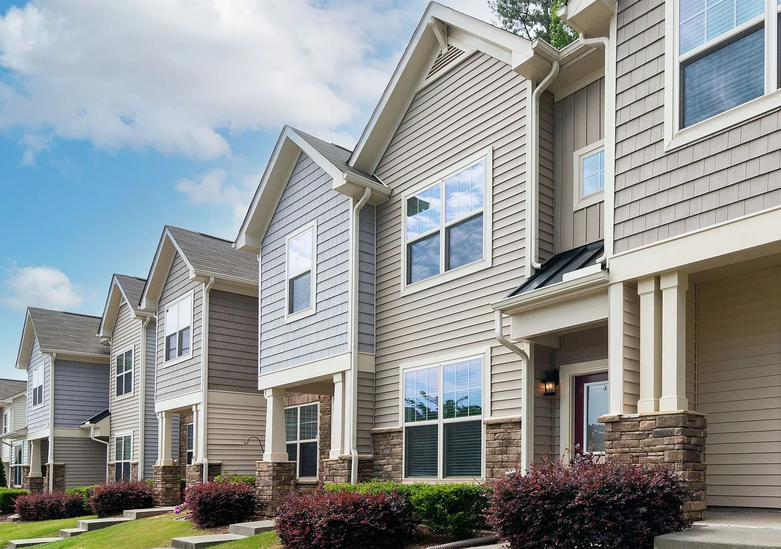 Beautiful 2 bedroom, 2.5 bathroom with Loft in Thompson Ridge! — Photo 3