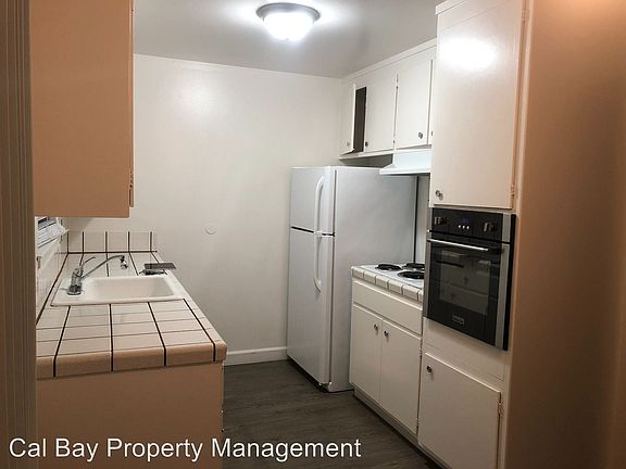 5th image of 21824 Thelma St APT 10