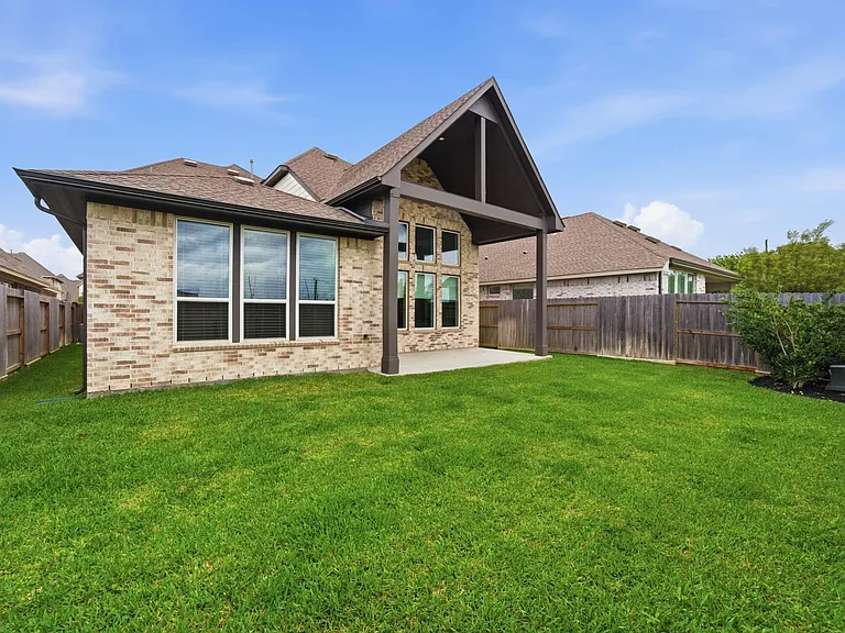 26307 Camden Canyon Ave — Photo 31