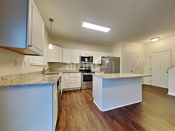 3rd image of 735 Norbie Dr