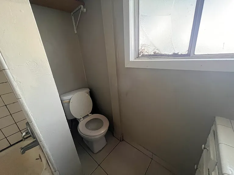 2810 Center St — Photo 3