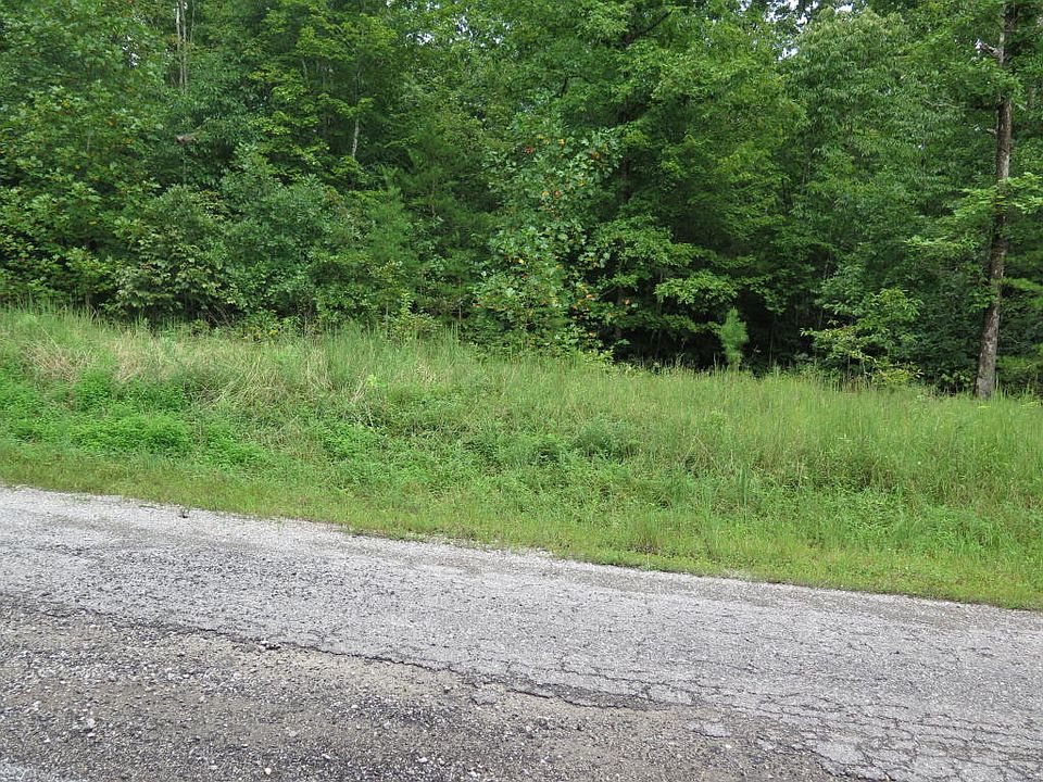 2nd image of 1 Fox Bluff Dr