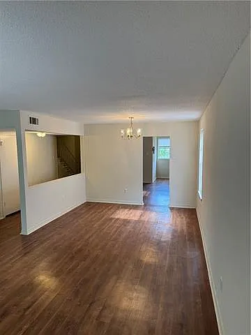 3807 Canterbury Ln — Photo 6