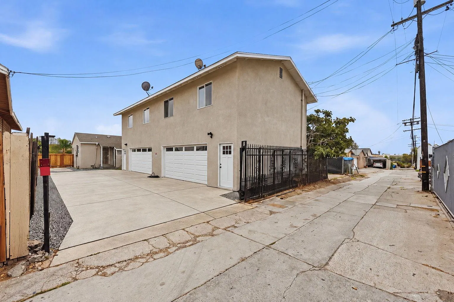 3136 44th Street - Apt C — Photo 1