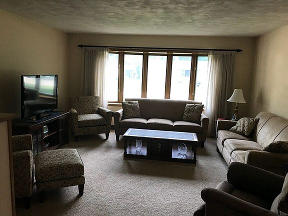 Find a spacious livingroom
