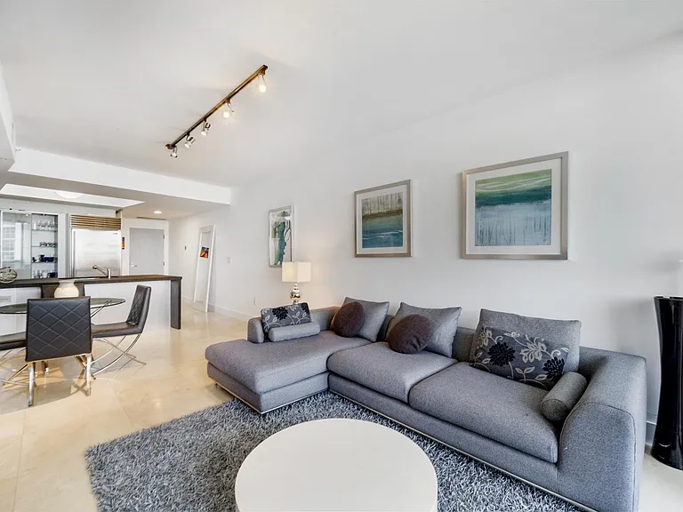 18201 Collins Ave #1705 — Photo 4