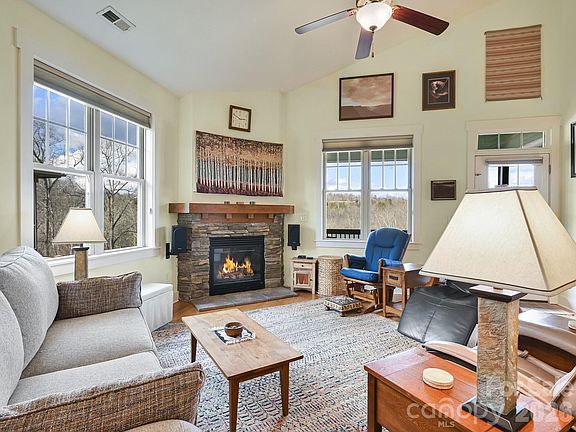 3rd image of 24 Craftsman View Dr