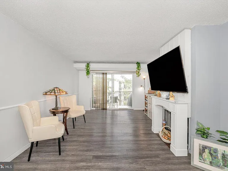 60 S Van Dorn St #511 — Photo 3