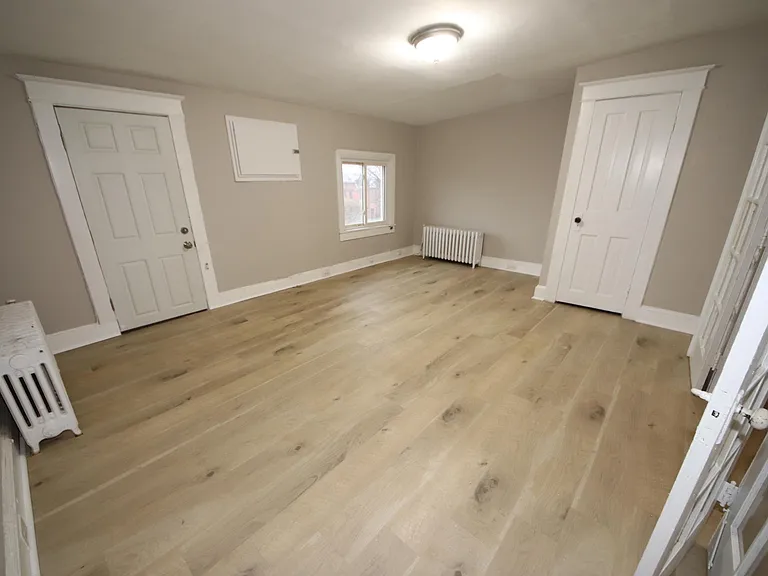 1422 Park Ave #4R — Photo 9