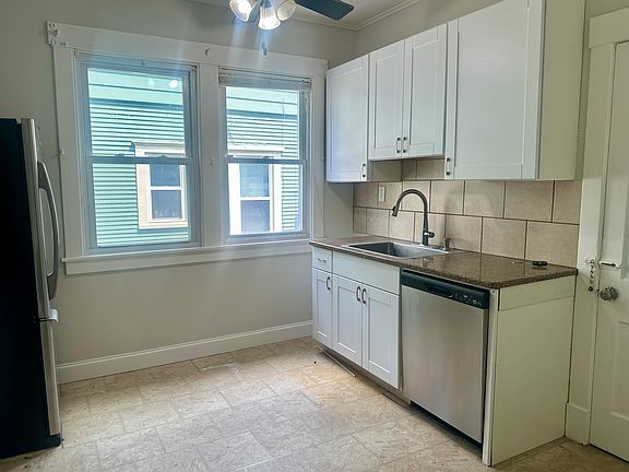 4th image of 350 Linden Ave Floor 1