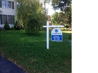 127 Dar Lind Ln, Palmyra, NY 14522