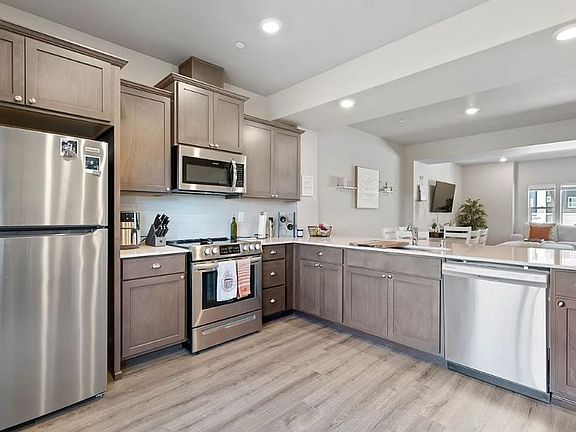 4th image of 17535 110th Ave E #E