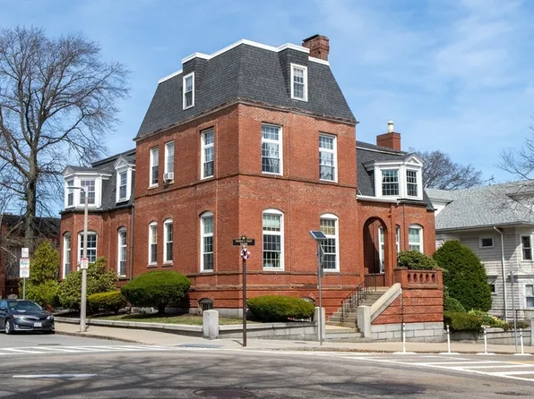 838 E Broadway #3, Boston, MA 02127