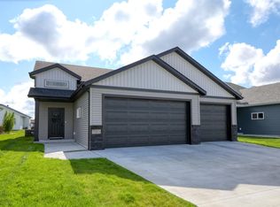 7320 26th St S, Fargo, ND