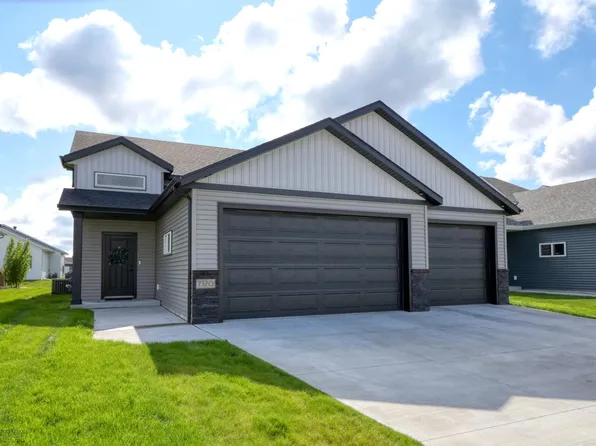 7320 26th St S, Fargo, ND 58104