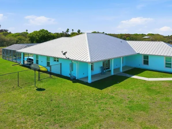 6165 1st St SW, Vero Beach, FL 32968