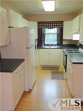 3rd image of 2106 Sanborn Dr