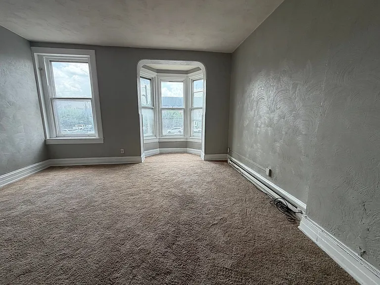 113 E Philadelphia St — Photo 7