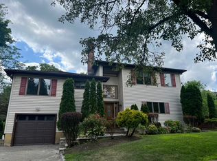 2 Walker Ct, Greenwich, CT 06831