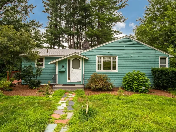 43 Dover Ter, Westwood, MA 02090
