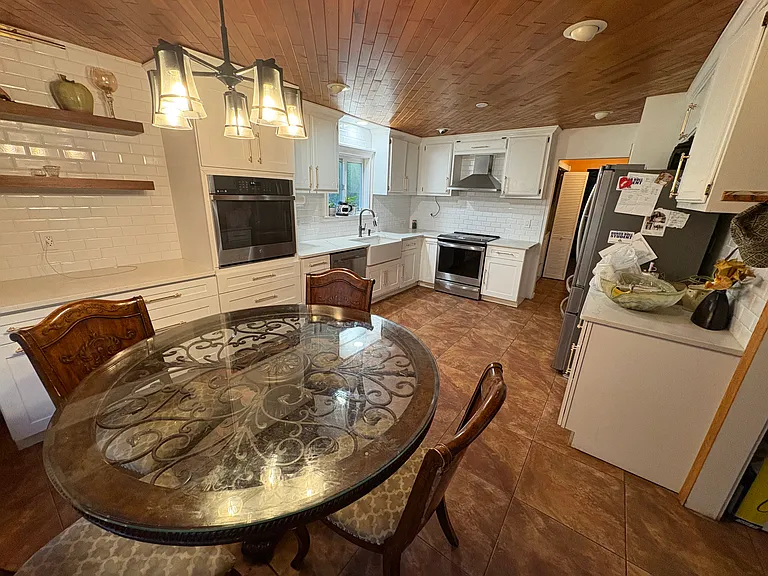 30 Dumond Pl — Photo 4