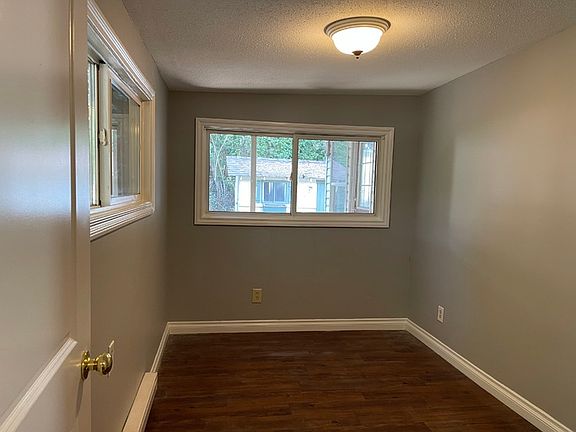 2nd image of 46482 Brooks Ave #1B