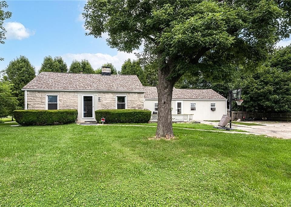 1st image of 3301 E Chamberlin Dr