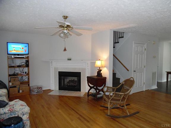 2nd image of 1200 Wexford Pl