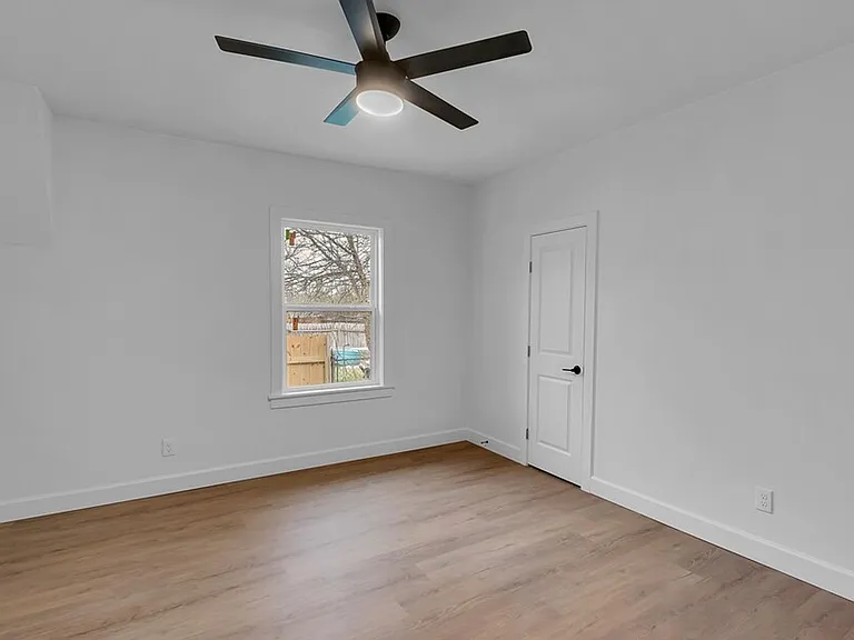 1602 Mitchell Ave — Photo 20