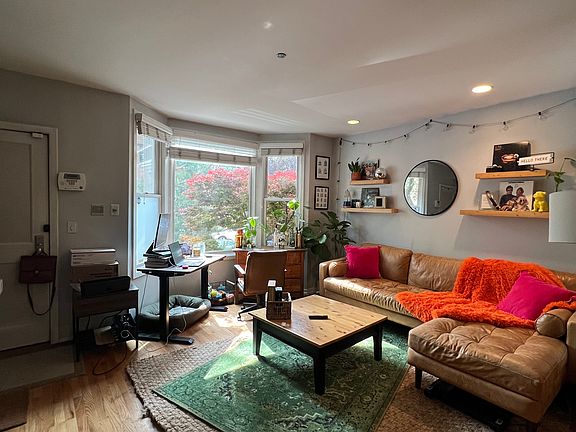 4th image of 2112 N Hoyne Ave #1F